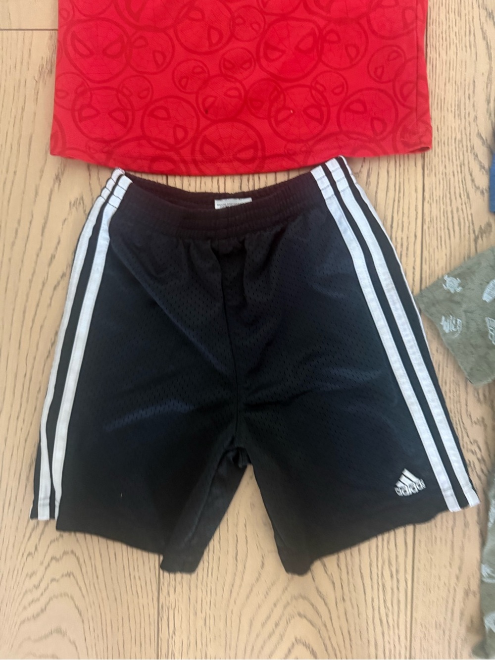 Bundle of boys 5t clothes t shirts & adiddas pants - Picture 5 of 7